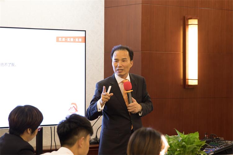 山東朱氏藥業(yè)朱坤福簡介